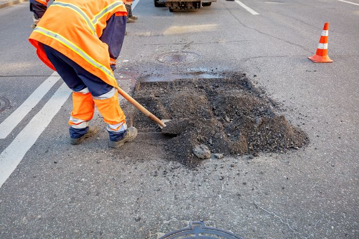 Chicago Worker Killed While Filling Potholes on I-294
